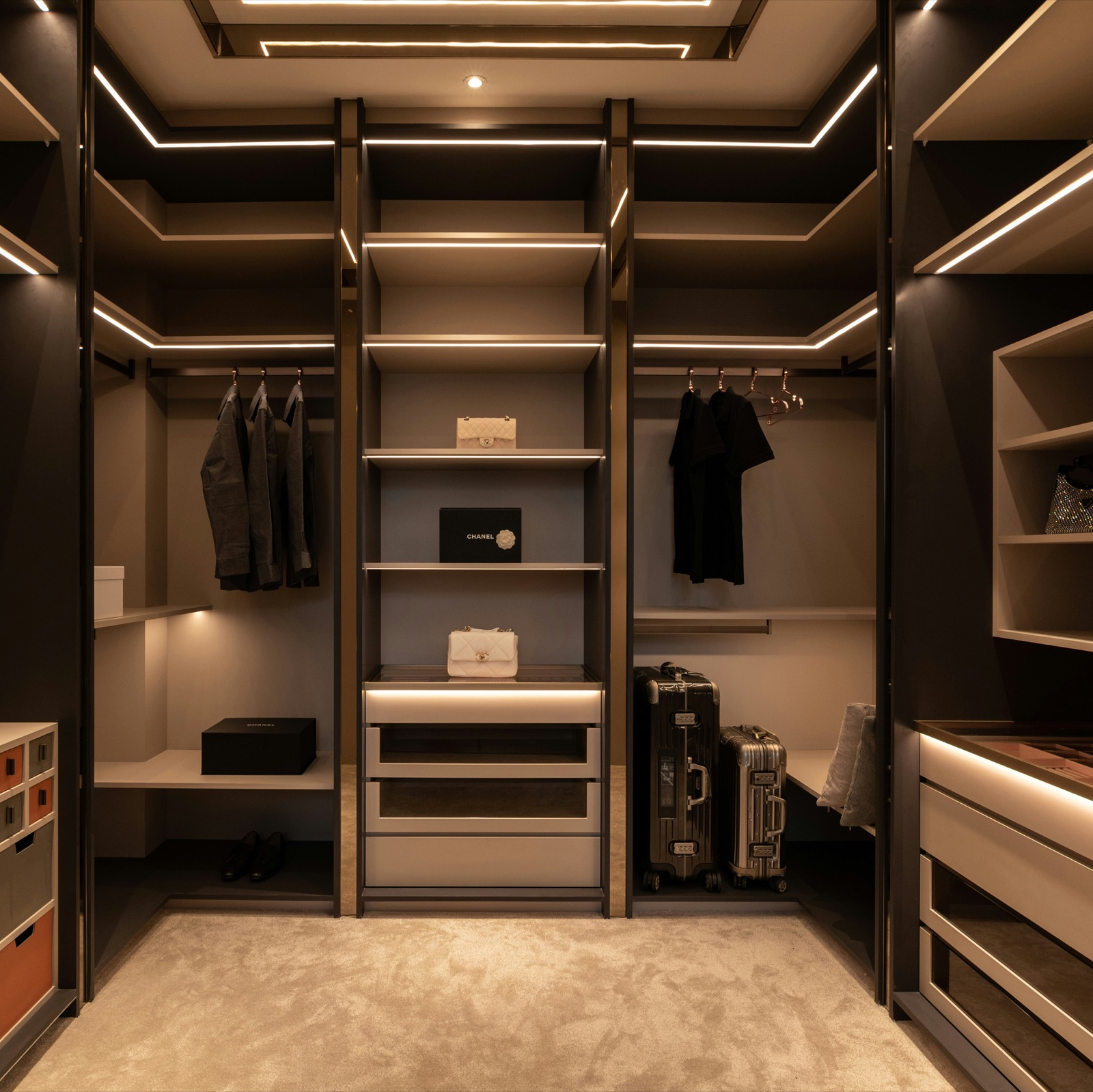Closet planejado e organização interna